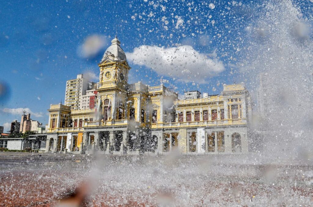 Imagem mostra estação ferroviária de BH