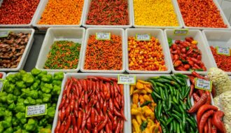 Imagem mostra pimentas no mercado central de BH