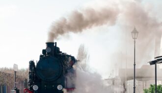 Imagem mostra trem antigo na estação ferroviária de Belo Horizonte