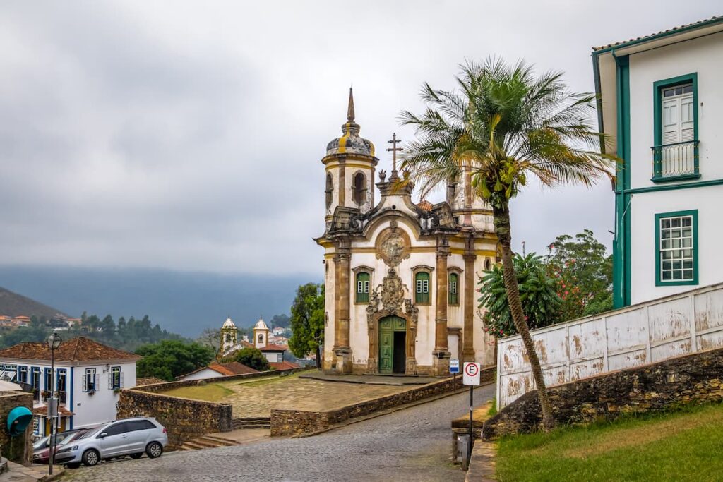 Imagem mostra Igreja São Francisco de Assis em Ouro preto.