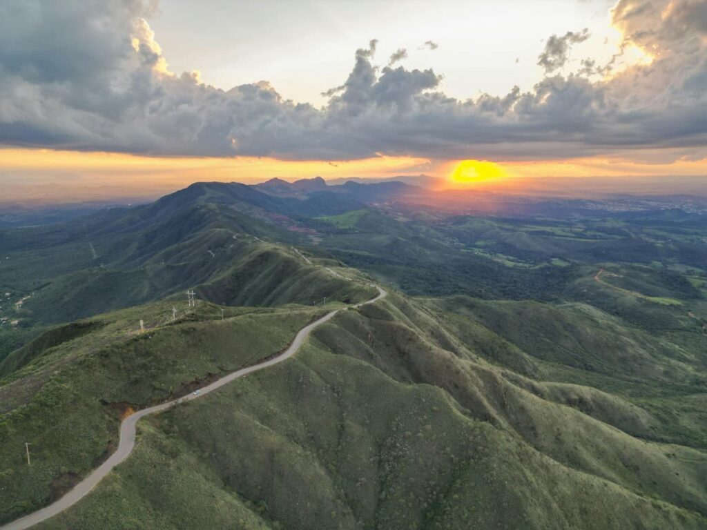 Imagem mostra Parque estadual da Serra do Rola-Moça, pertinho de Belo Horizonte.